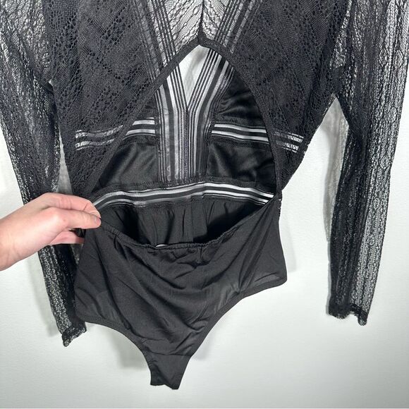 Lulu’s Casita Black Sheer Lace Long Sleeve Bodysuit Size Medium Sexy Party Club - Picture 7 of 16